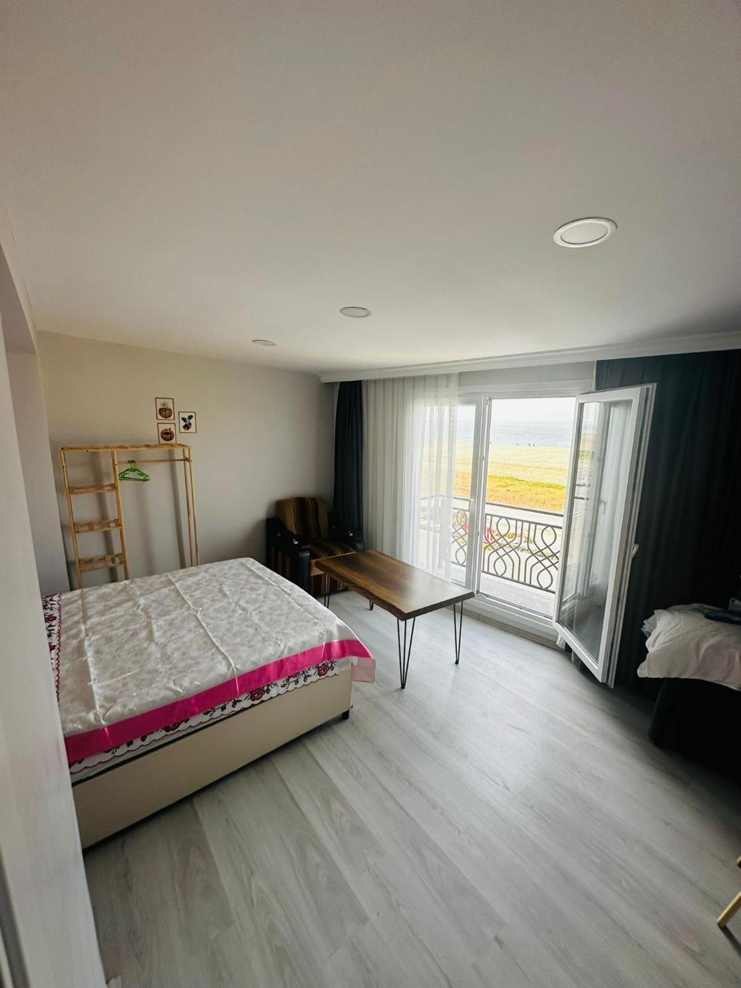 Airport Black Sea Hotel & Restaurant Arnavutkoy Екстериор снимка